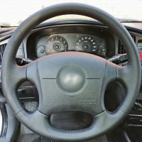 Оплетка на руль из натуральной кожи Hyundai Elantra III (XD2) Рестайлинг 2003-2010 г.в. (для руля без штатной кожи, черная)